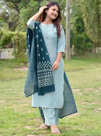 Grey Solid Silk Blend Straight Kurta With Bottom
